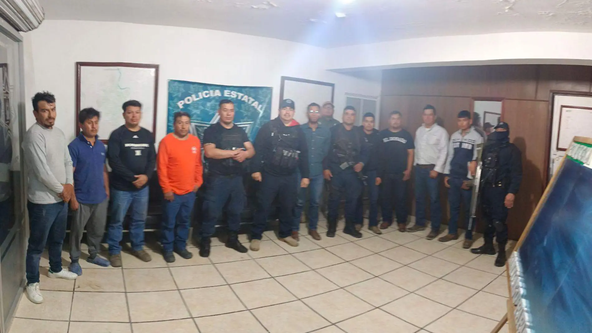 Rescatan a 9 trabajadores extorsionados; les "sacaron" 390 mil pesos